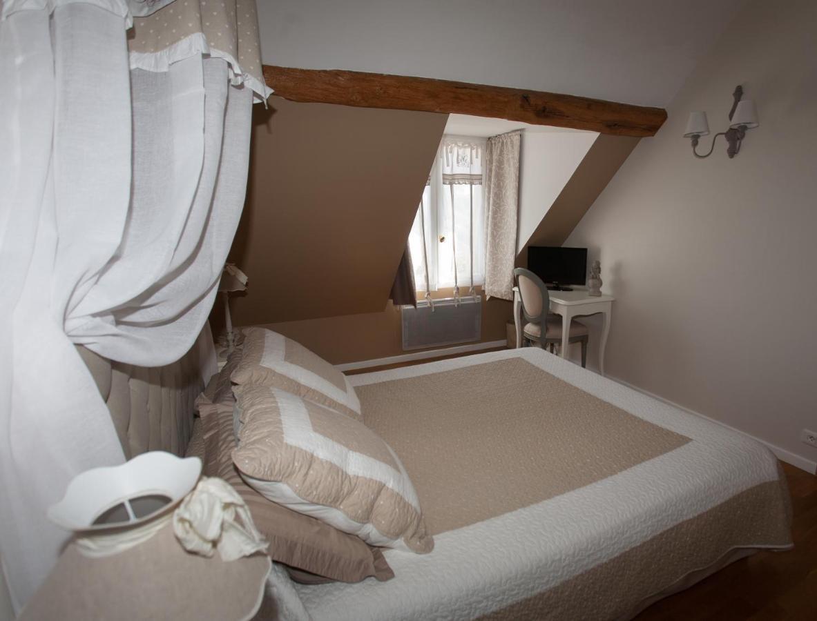 Les Jarrieres Bed and Breakfast Dame-Marie-les-Bois Exteriör bild