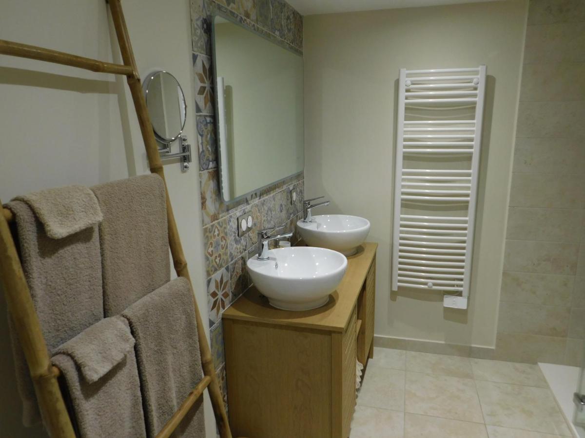 Les Jarrieres Bed and Breakfast Dame-Marie-les-Bois Exteriör bild