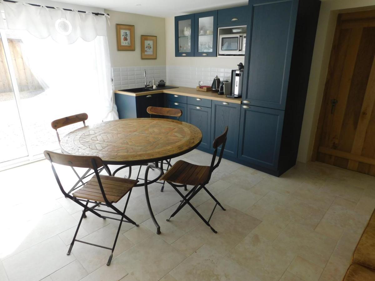 Les Jarrieres Bed and Breakfast Dame-Marie-les-Bois Exteriör bild