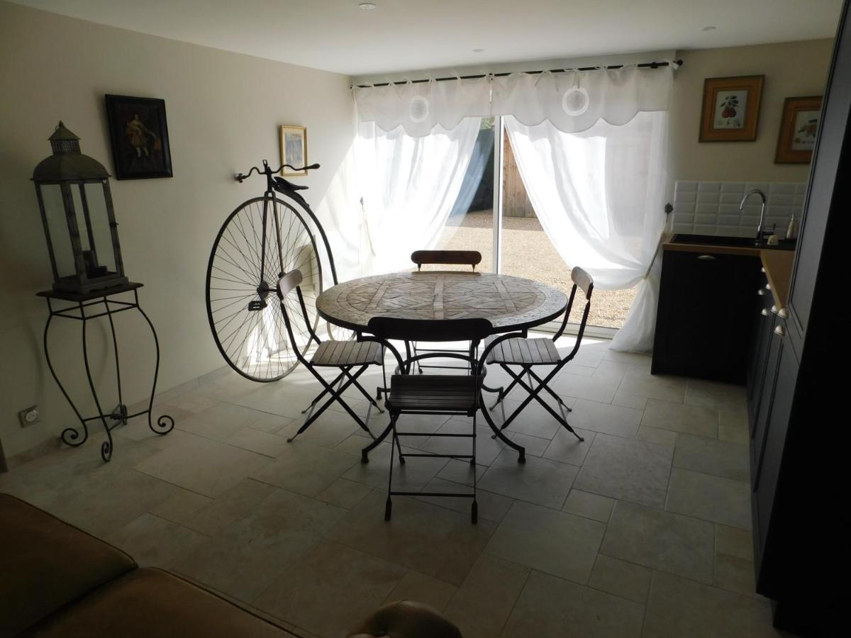 Les Jarrieres Bed and Breakfast Dame-Marie-les-Bois Exteriör bild